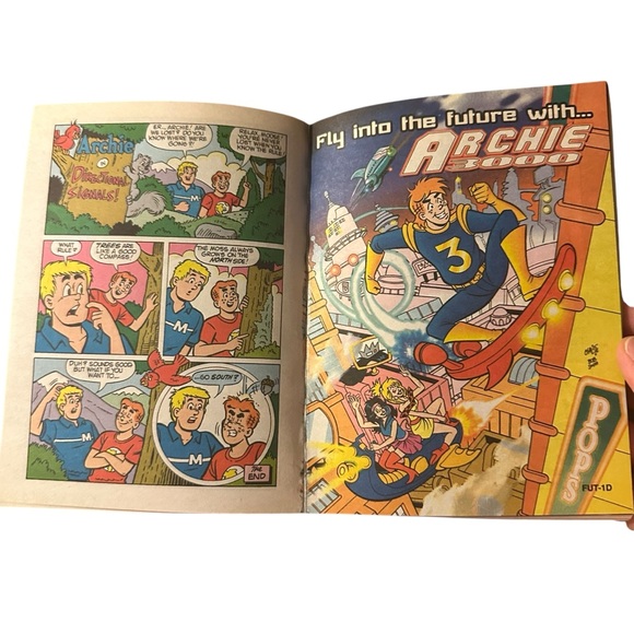 Archie's Double Digest Comic Book Set - Picture 7 of 10